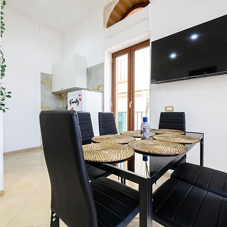 נאפולי Giordano Suite Center מראה חיצוני תמונה