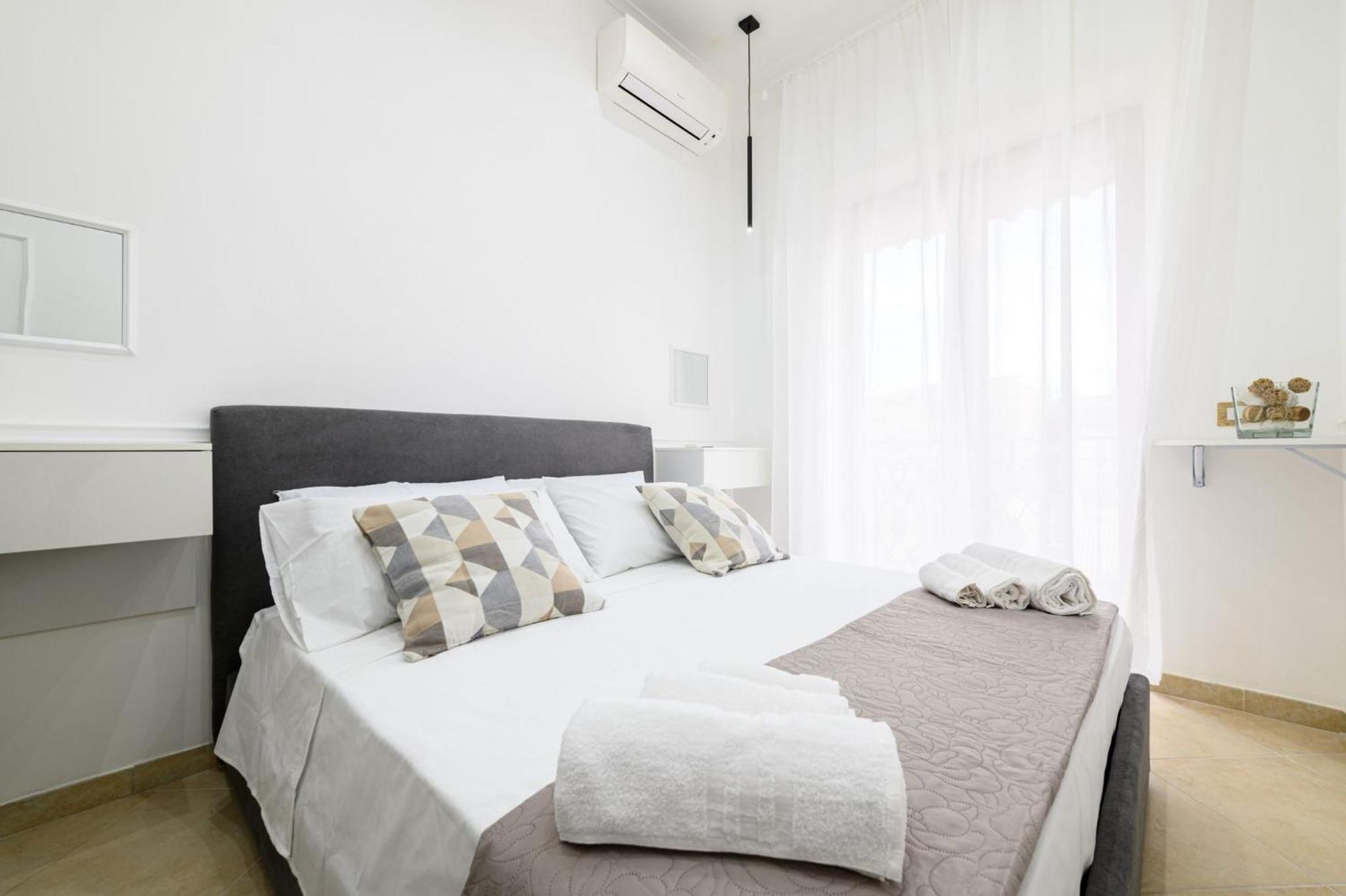 נאפולי Giordano Suite Center מראה חיצוני תמונה