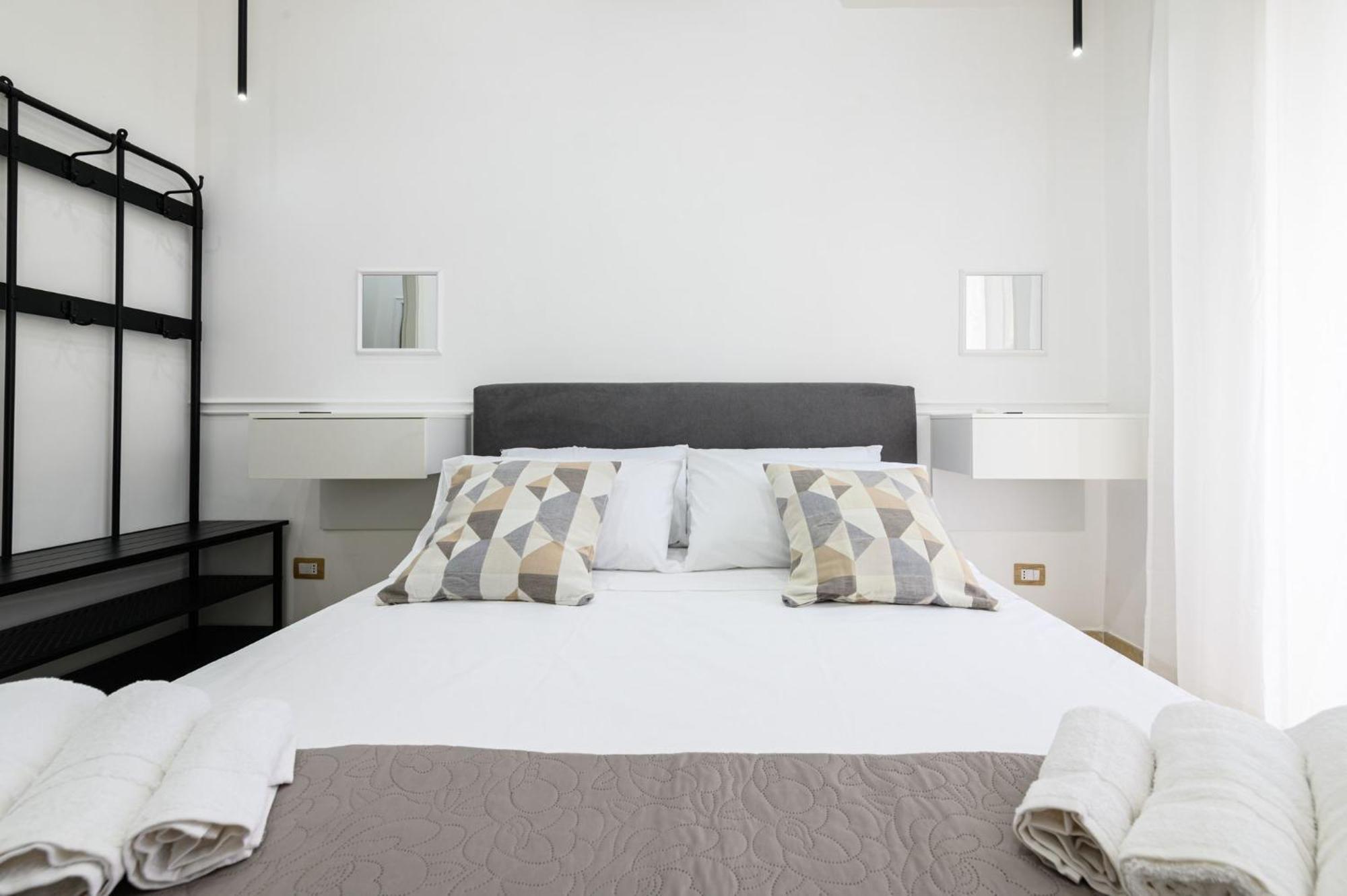 נאפולי Giordano Suite Center מראה חיצוני תמונה