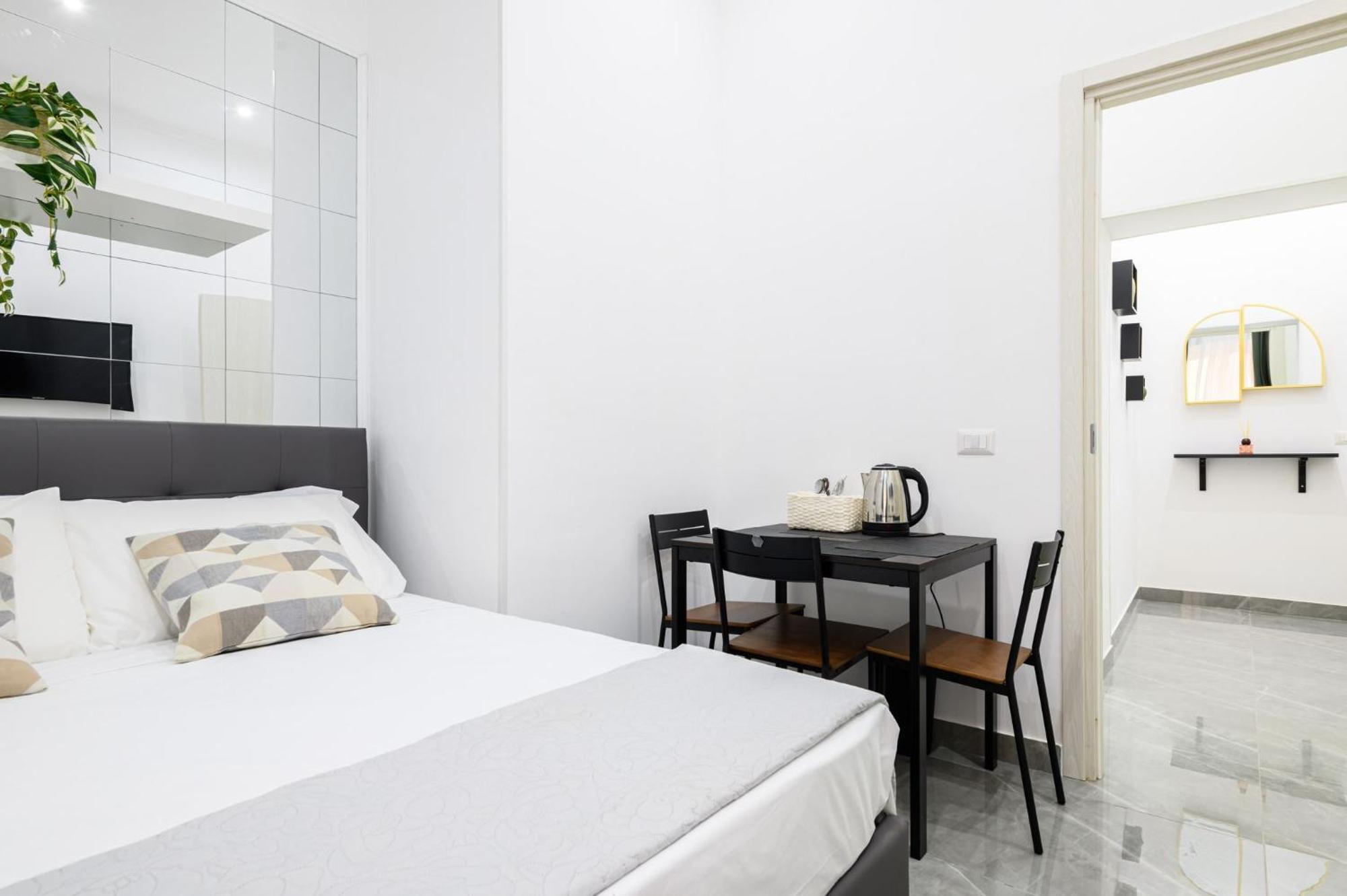 נאפולי Giordano Suite Center מראה חיצוני תמונה